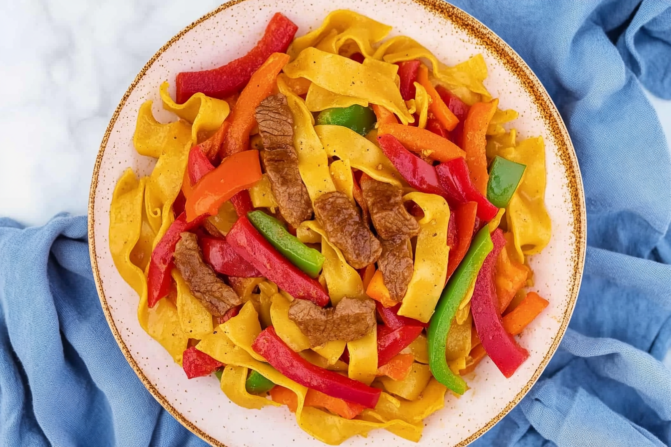Noodles con ternera y pimientos