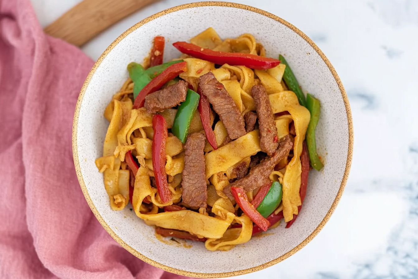Noodles con ternera y pimientos
