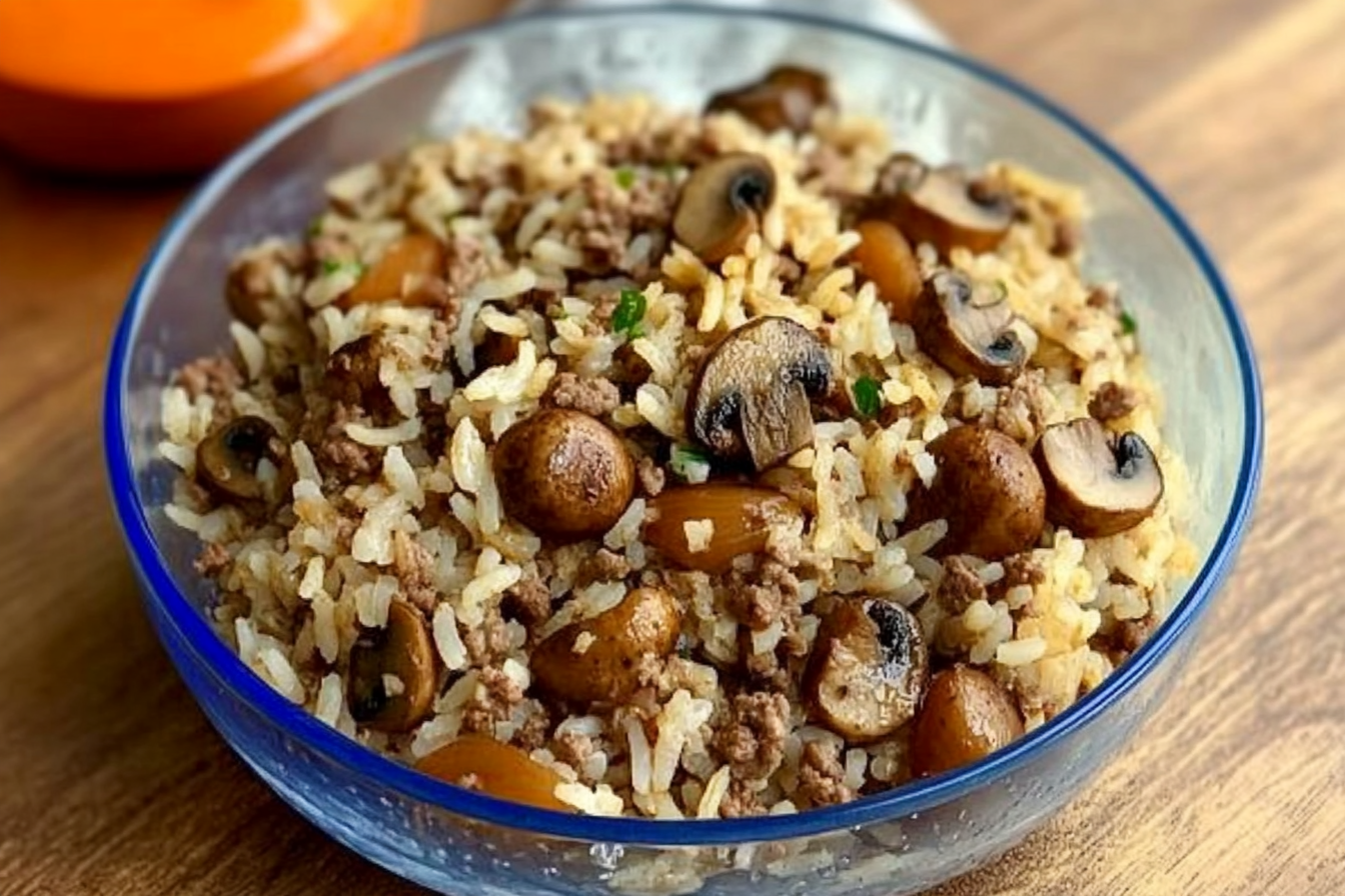 Arroz con champiñones y carne
