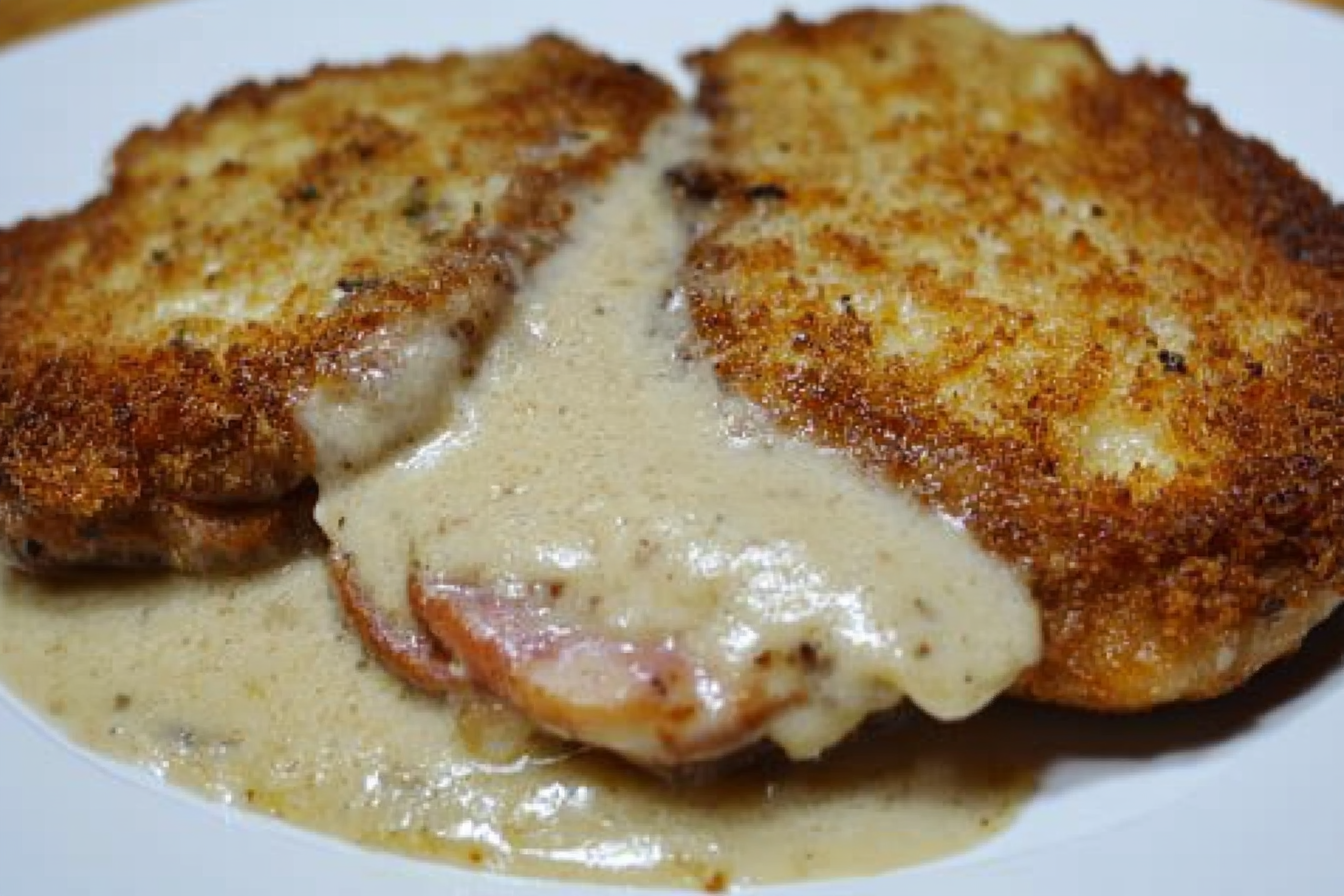 Cachopo de lomo con champiñones