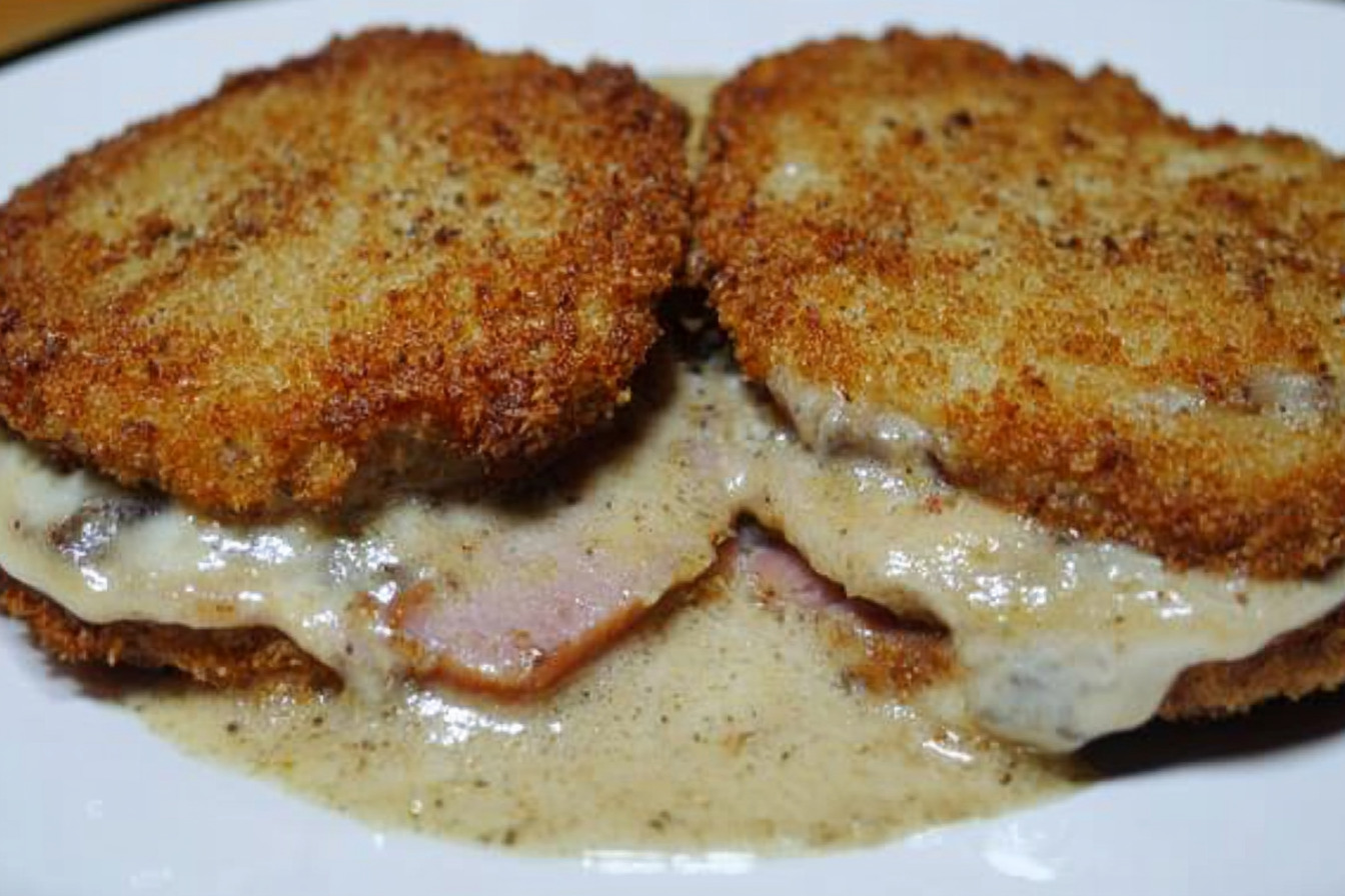 Cachopo de lomo con champiñones