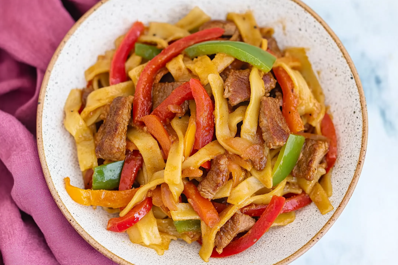 Noodles con ternera y pimientos