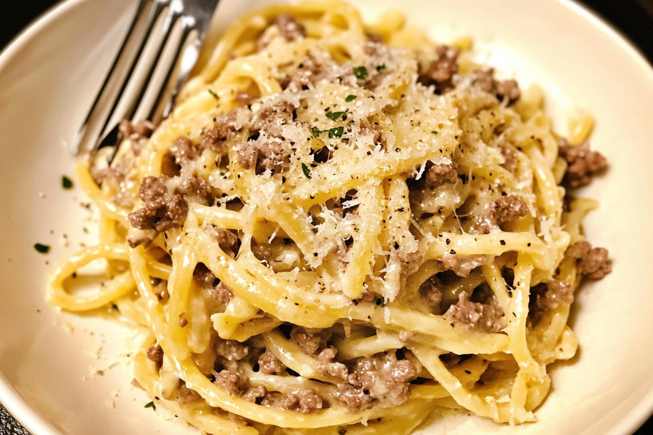 Pasta Alfredo con Carne Molida