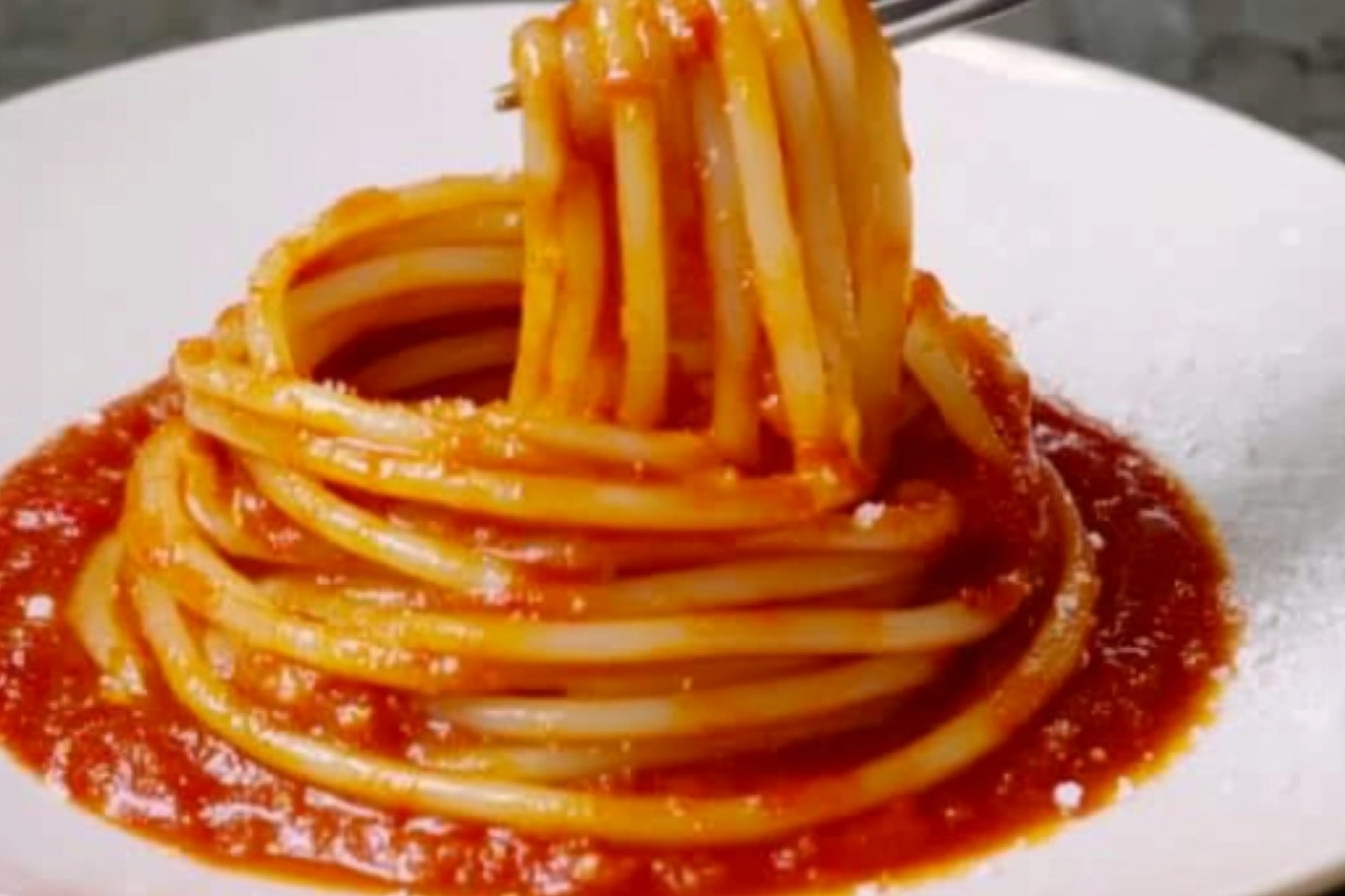 Espaguetis con salsa Aglione
