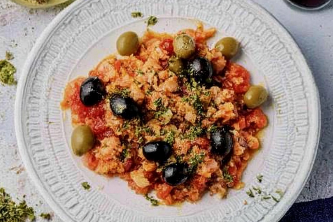 Reginette con ragú de atún